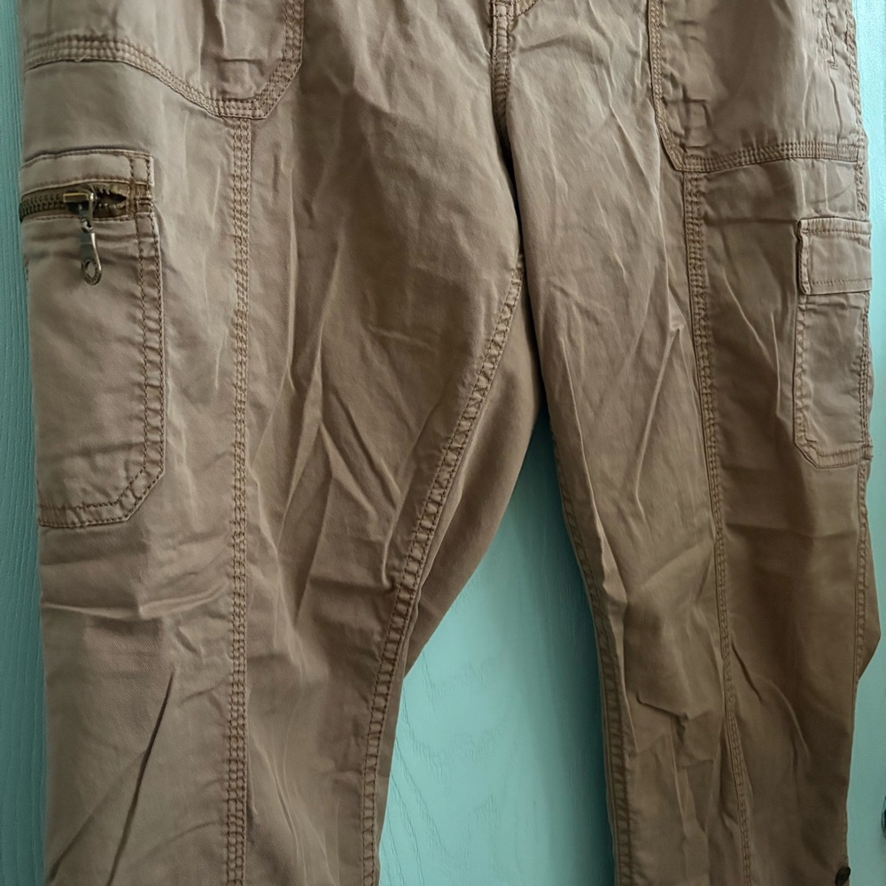 Sonoma Petite Tan Cargo Pants/ Capris - Picture 5 of 8